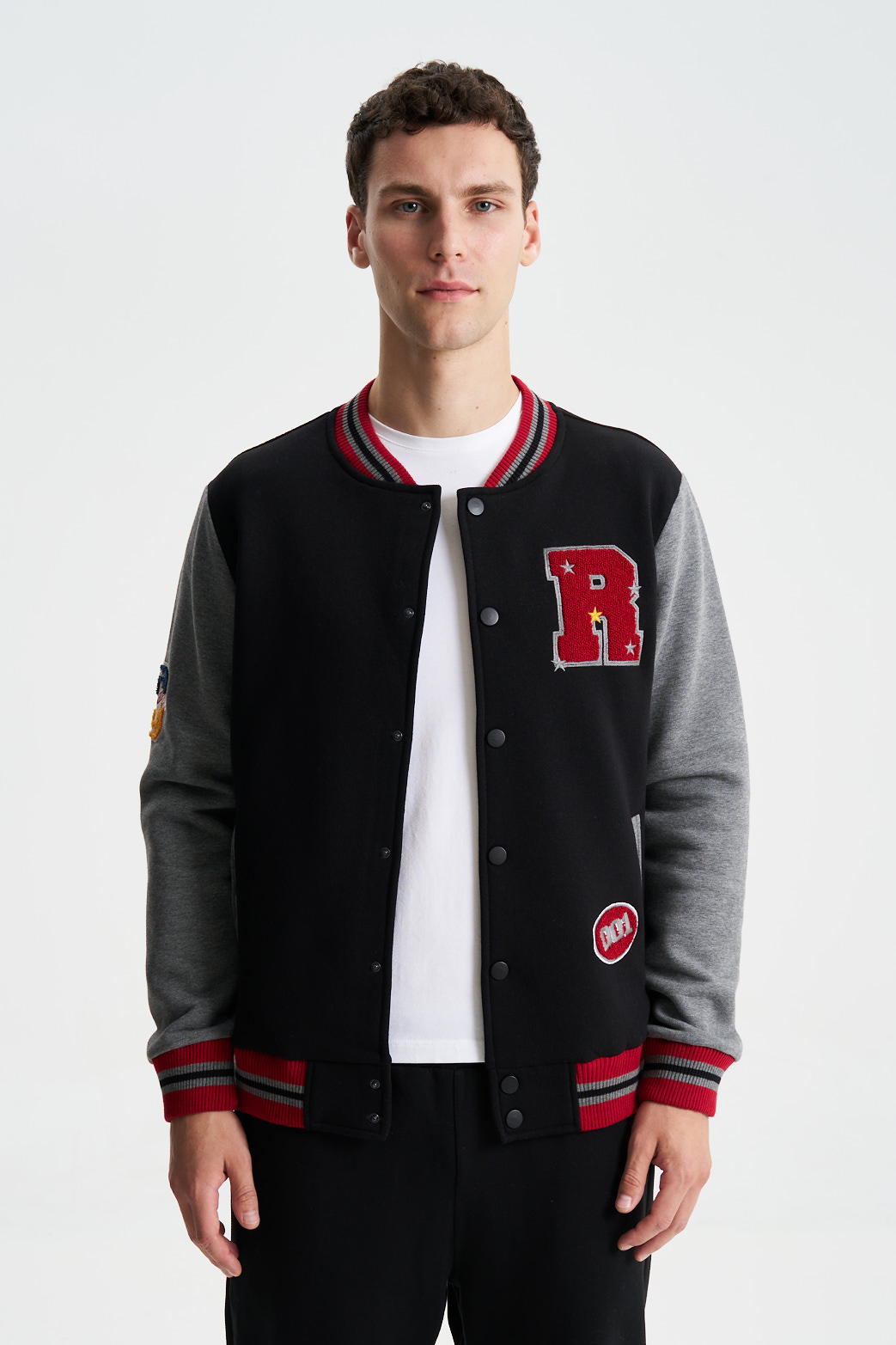 SWEATSHIRT