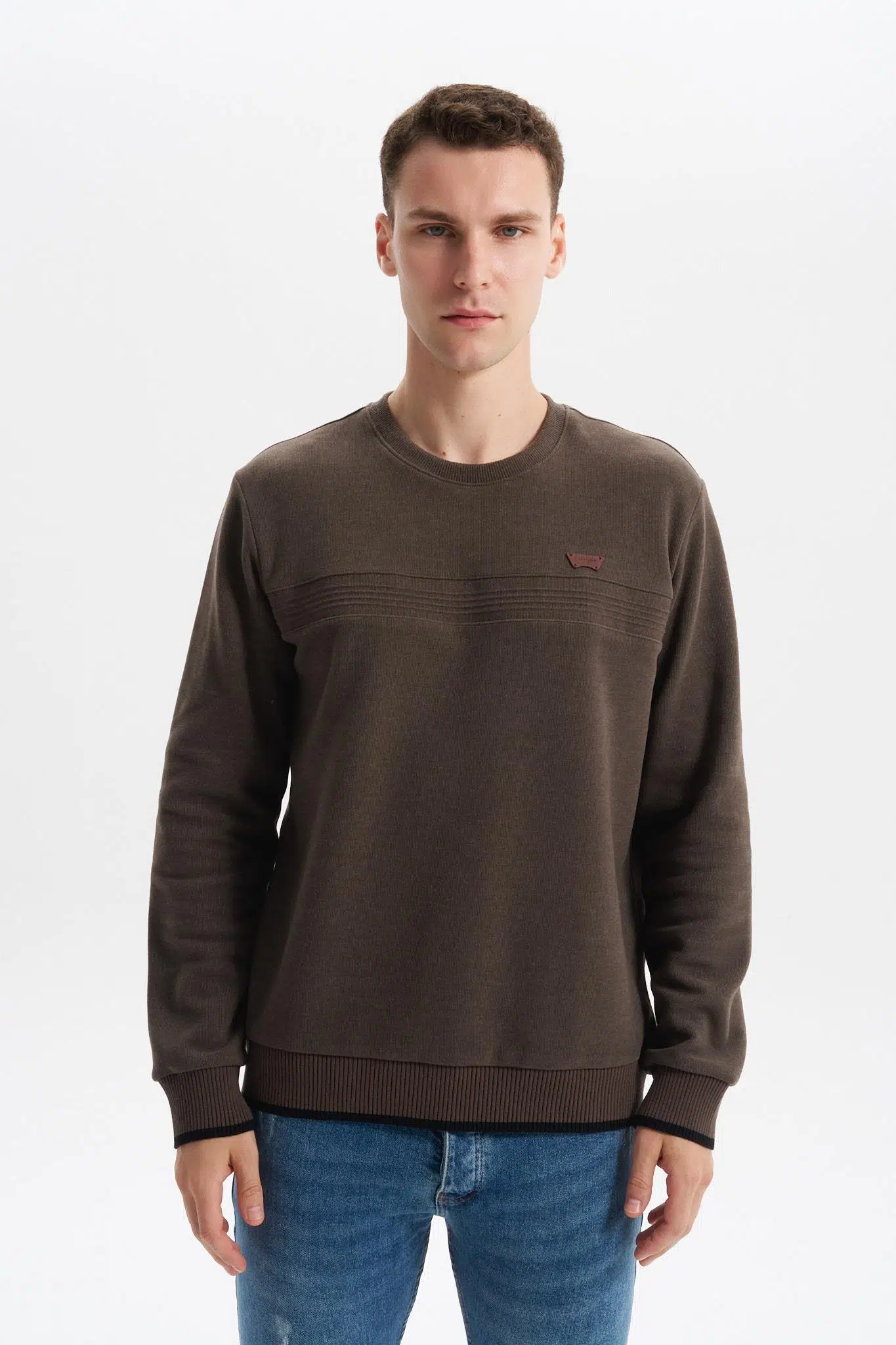 Ar-ma Erkek Bisiklet Yaka Sweatshirt Basic Baskisiz Cepsiz Regular Fit Karbon Firçali Selanik K30124697802 - Kahverengi-K1