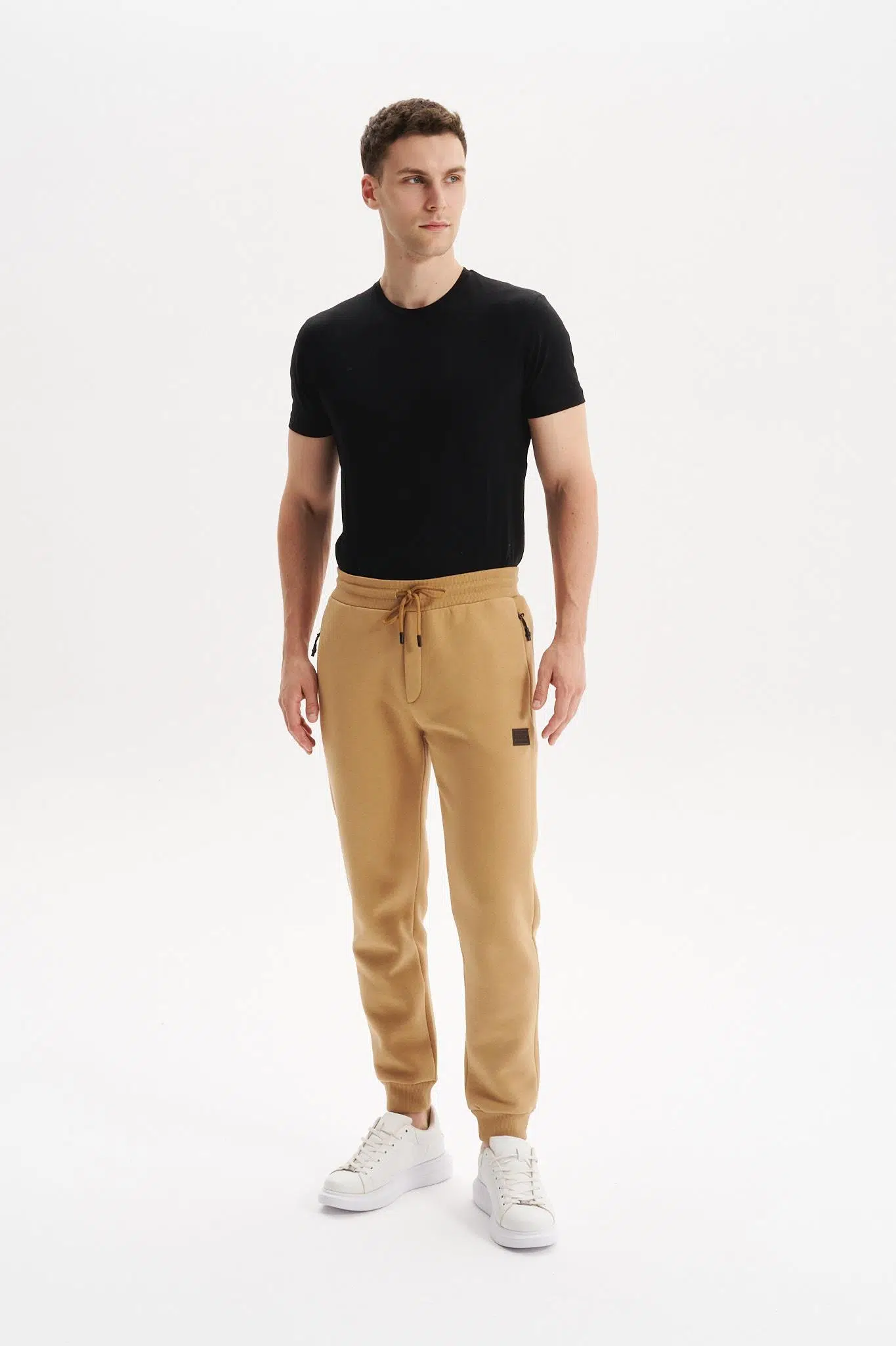 Ar-ma Erkek Eşofman Alti Baskisiz Basic Yandan Fermuar Cepli Arkadan Cepsiz Lastikli Dar Paça Örme Kumaş Regular Fit %70 Pamuk %30 Polyester 30/1 Şardonlu Üç İplik K30174681702 - Kahverengi-K5