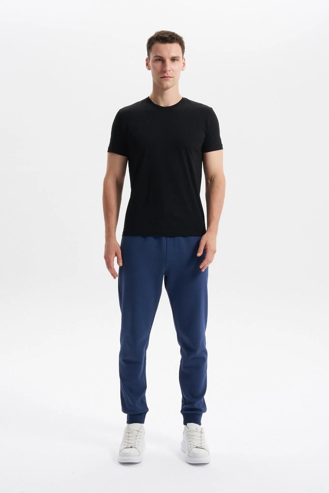 Ar-ma Erkek Eşofman Alti Baskisiz Basic Yandan Fermuar Cepli Arkadan Cepsiz Lastikli Dar Paça Örme Kumaş Slim Fit %80 Pamuk %14 Polyester %6 Elastan Scuba İnterlok K30174998902 - İndigo-İ1