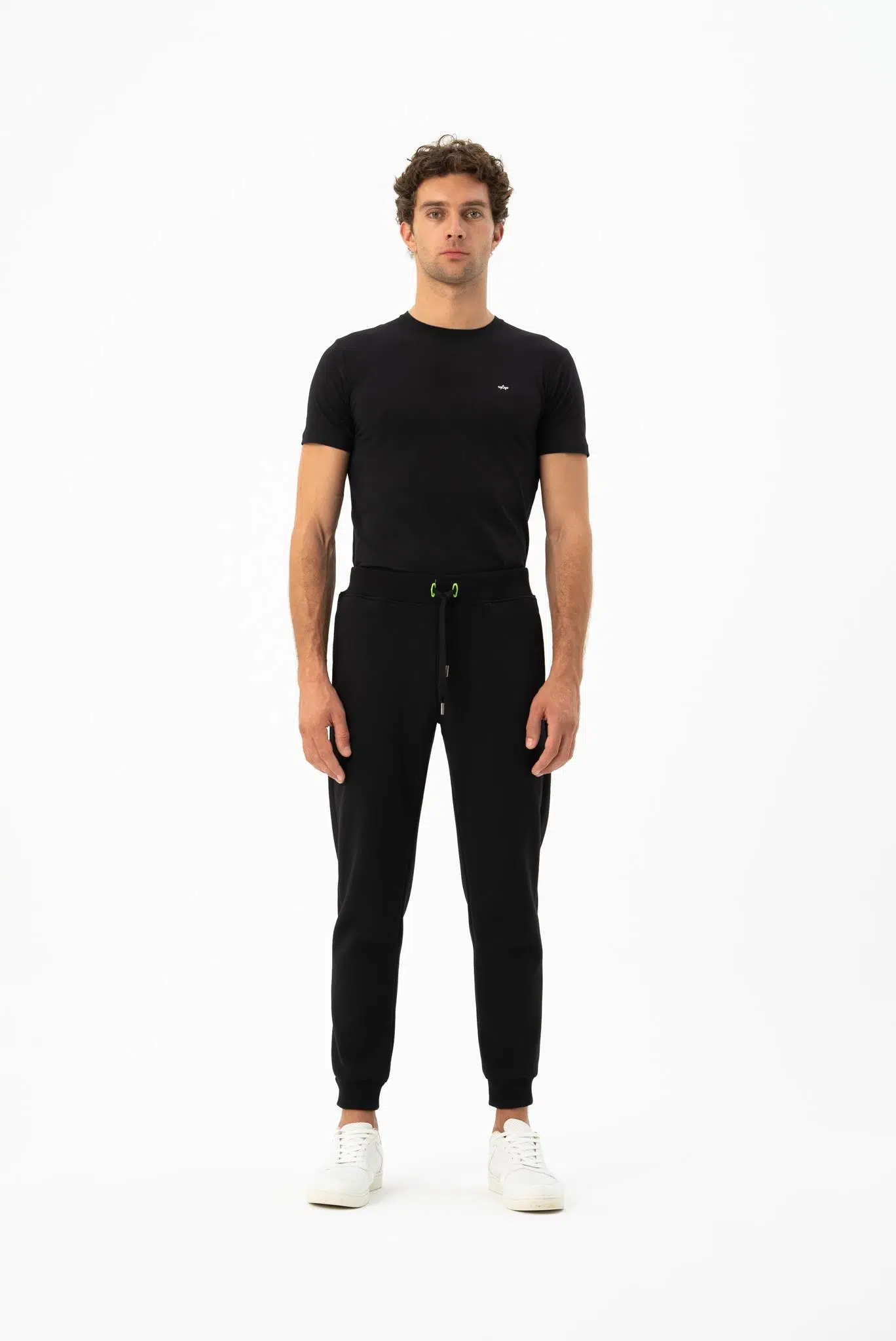 Ar-ma Erkek Eşofman Alti Baskisiz Basic Yandan Fermuarsiz Cepli Arkalar Cepsiz Lastikli Dar Paça Örme Kumaş Regular Fit %70 Pamuk %30 Polyester 30/1 Şardonlu Üç İplik K24174960601 - Siyah-S1