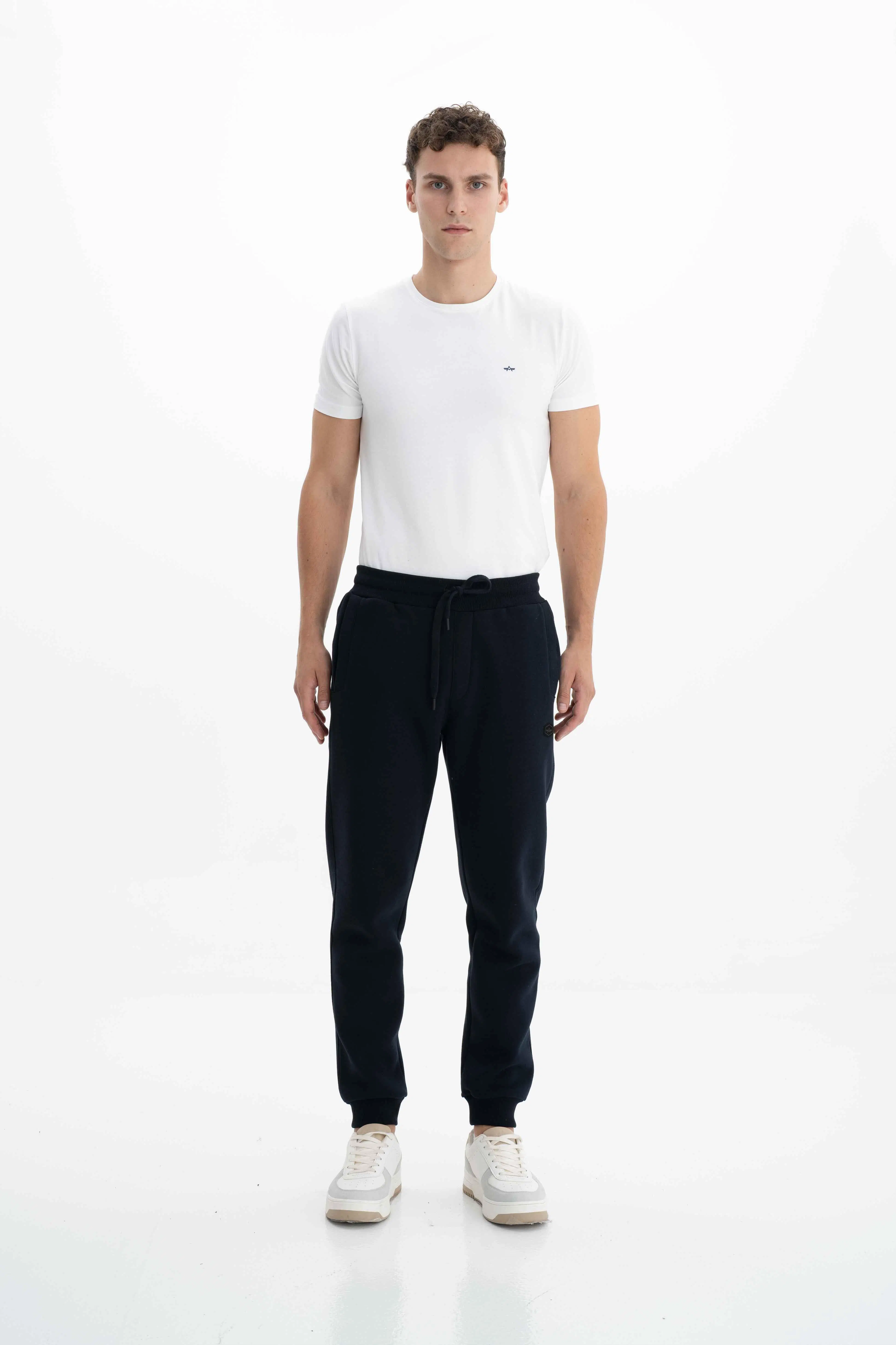 Ar-ma Erkek Eşofman Alti Baskisiz Basic Yandan Fermuarsiz Ve Arkalar Fermuar Cepli Lastikli Dar Paça Örme Kumaş Regular Fit %70 Pamuk %30 Polyester 30/1 Şardonlu Üç İplik K26174680001 - Lacivert-L1