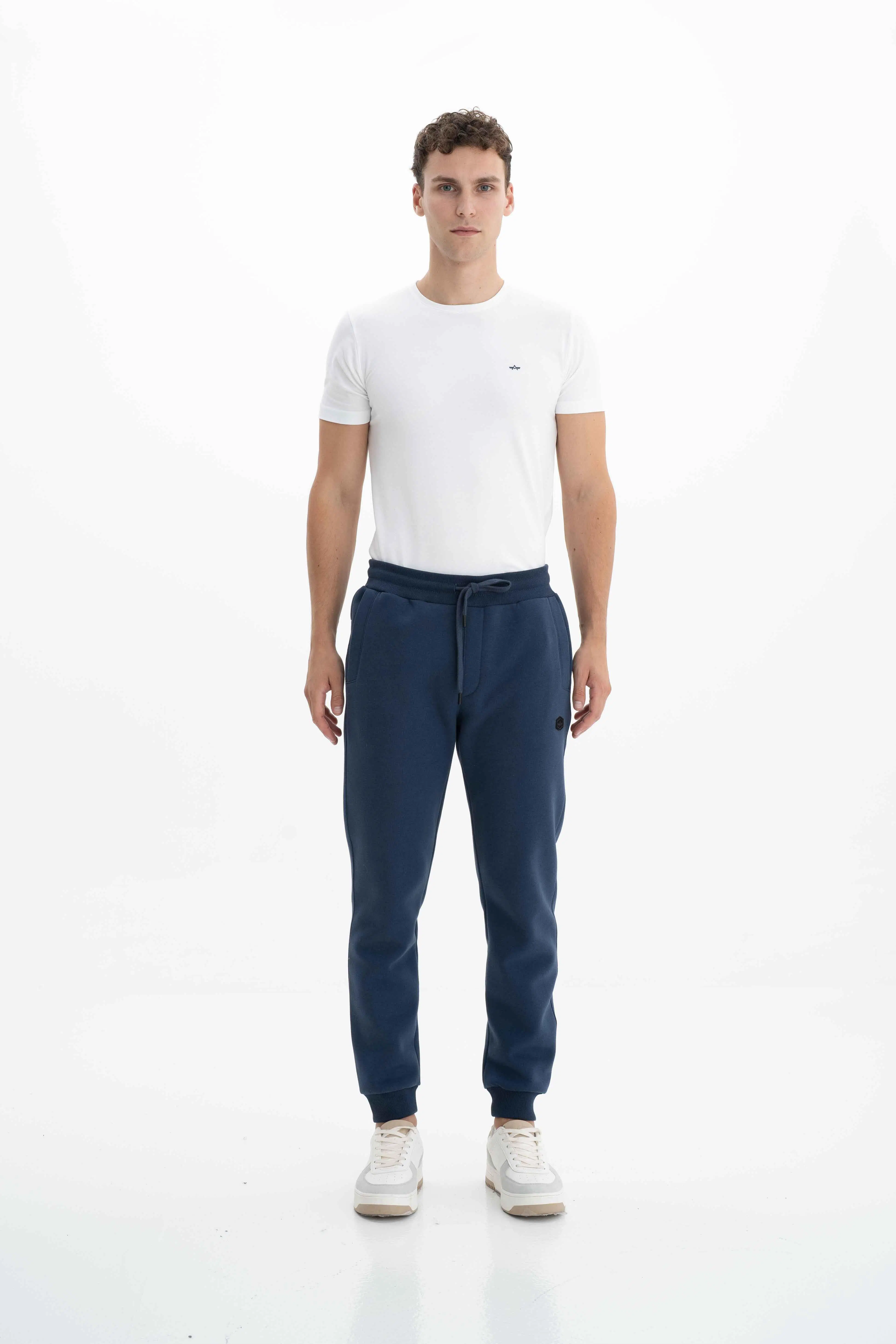 Ar-ma Erkek Eşofman Alti Baskisiz Basic Yandan Fermuarsiz Ve Arkalar Fermuar Cepli Lastikli Dar Paça Örme Kumaş Regular Fit %70 Pamuk %30 Polyester 30/1 Şardonlu Üç İplik K26174680001 - İndigo-İ1