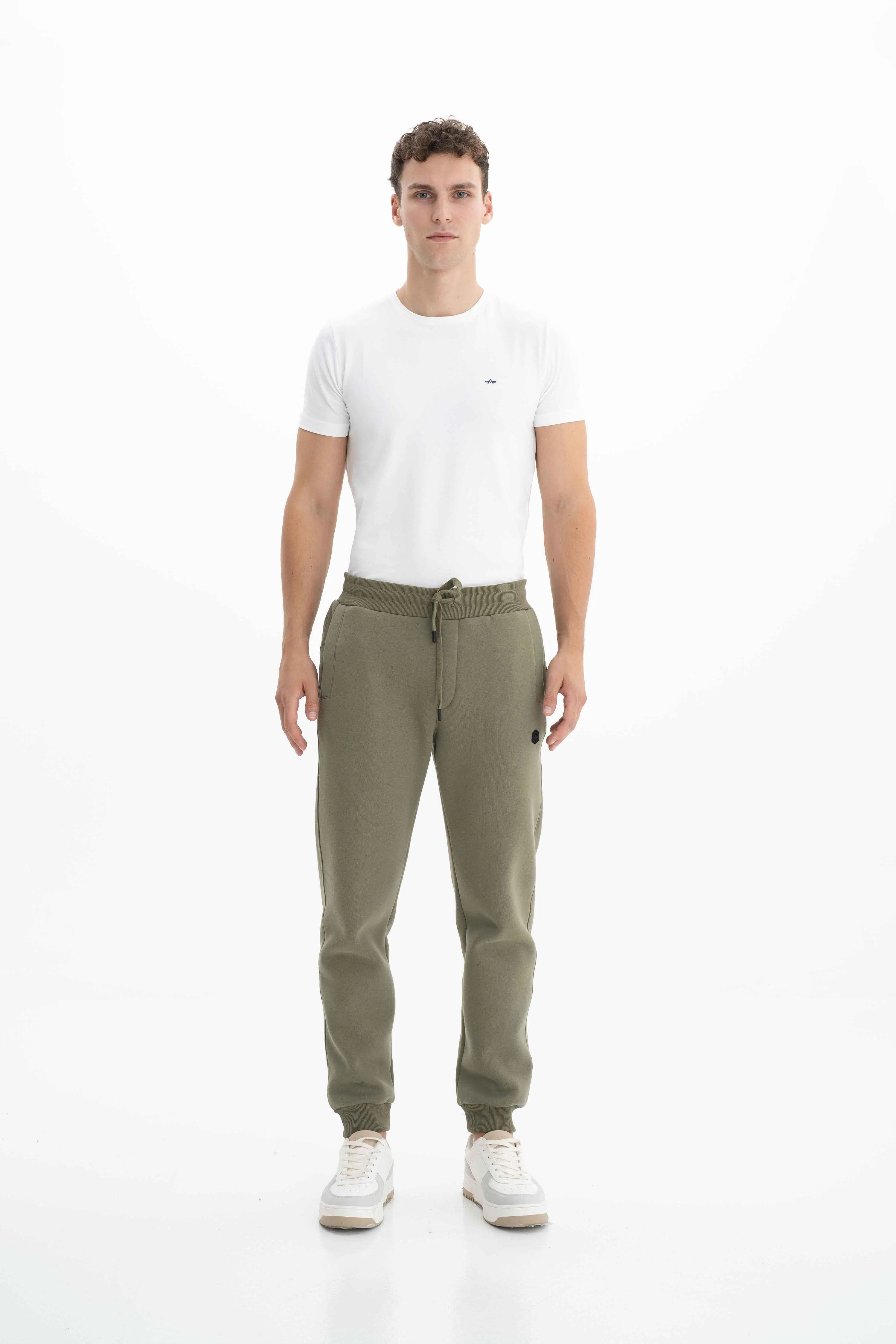 Ar-ma Erkek Eşofman Alti Baskisiz Basic Yandan Fermuarsiz Ve Arkalar Fermuar Cepli Lastikli Dar Paça Örme Kumaş Regular Fit %70 Pamuk %30 Polyester 30/1 Şardonlu Üç İplik K26174680001 - Yeşil-Y3