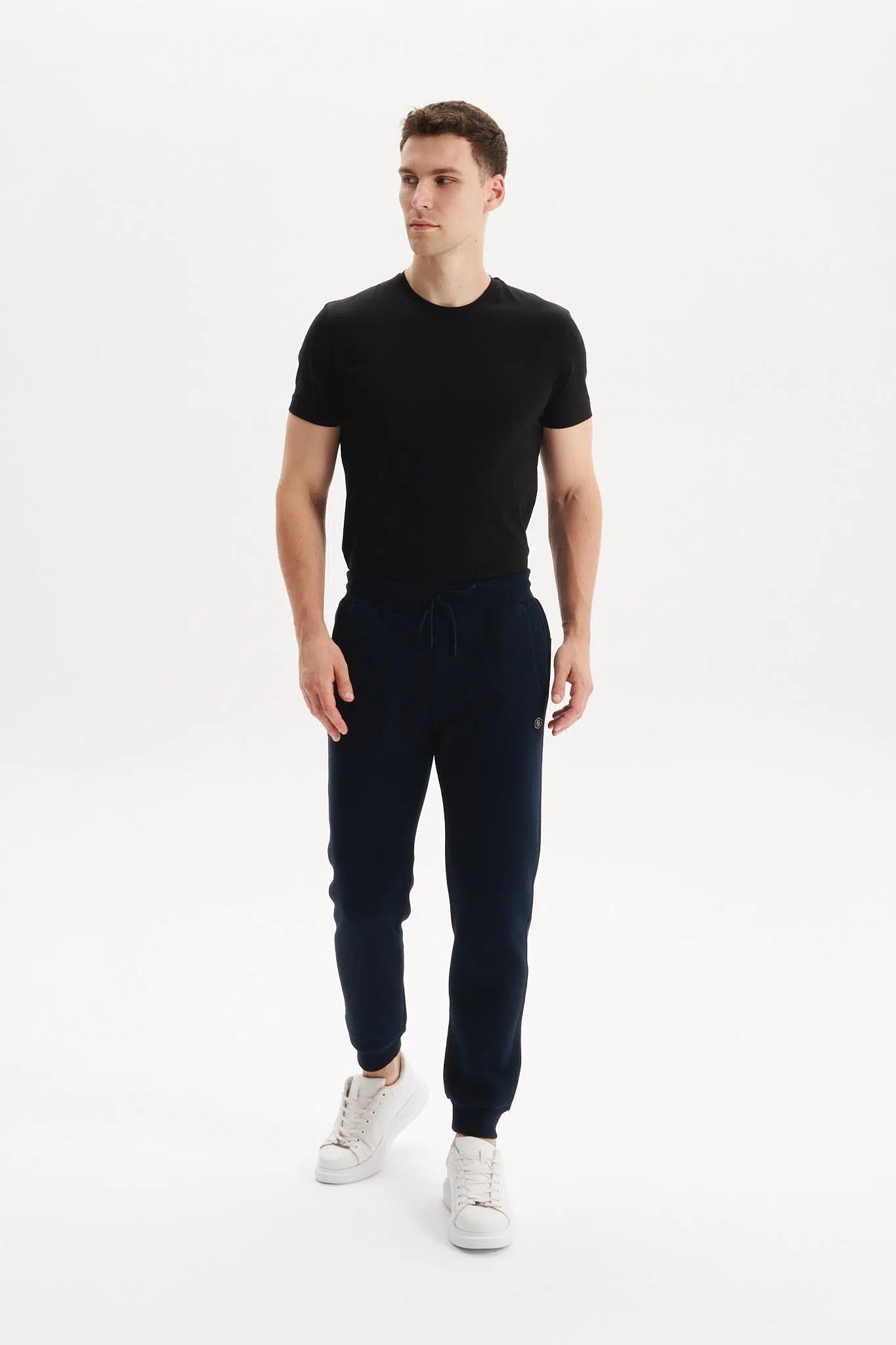 Ar-ma Erkek Eşofman Alti Baskisiz Basic Yandan Fermuarsiz Ve Arkalar Fermuar Cepli Lastikli Dar Paça Örme Kumaş Regular Fit %70 Pamuk %30 Polyester 30/1 Şardonlu Üç İplik K30174681502 - Lacivert-L1