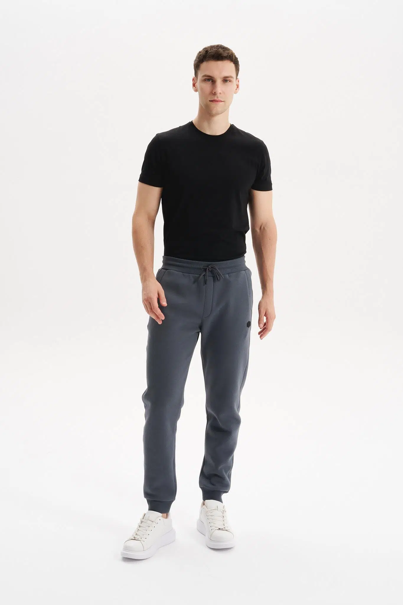 Ar-ma Erkek Eşofman Alti Baskisiz Basic Yandan Fermuarsiz Ve Arkalar Fermuar Cepli Lastikli Dar Paça Örme Kumaş Regular Fit %70 Pamuk %30 Polyester 30/1 Şardonlu Üç İplik K30174681502 - Gri-G3