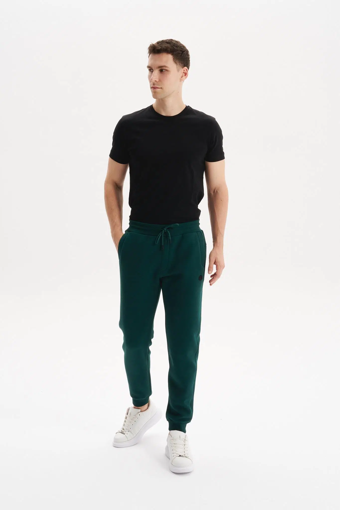 Ar-ma Erkek Eşofman Alti Baskisiz Basic Yandan Fermuarsiz Ve Arkalar Fermuar Cepli Lastikli Dar Paça Örme Kumaş Regular Fit %70 Pamuk %30 Polyester 30/1 Şardonlu Üç İplik K30174681502 - Yeşil-Y1