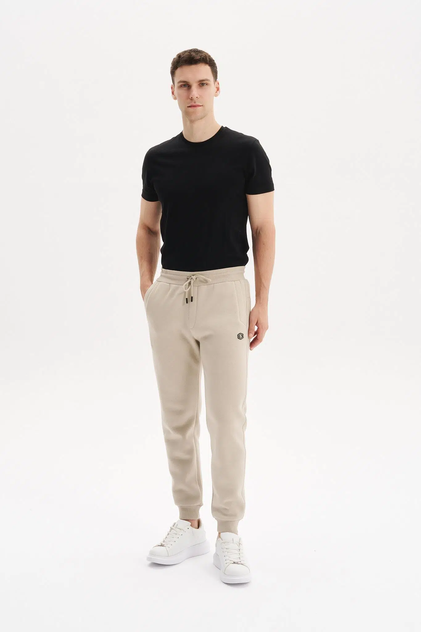 Ar-ma Erkek Eşofman Alti Baskisiz Basic Yandan Fermuarsiz Ve Arkalar Fermuar Cepli Lastikli Dar Paça Örme Kumaş Regular Fit %70 Pamuk %30 Polyester 30/1 Şardonlu Üç İplik K30174681502 - Bej-B1