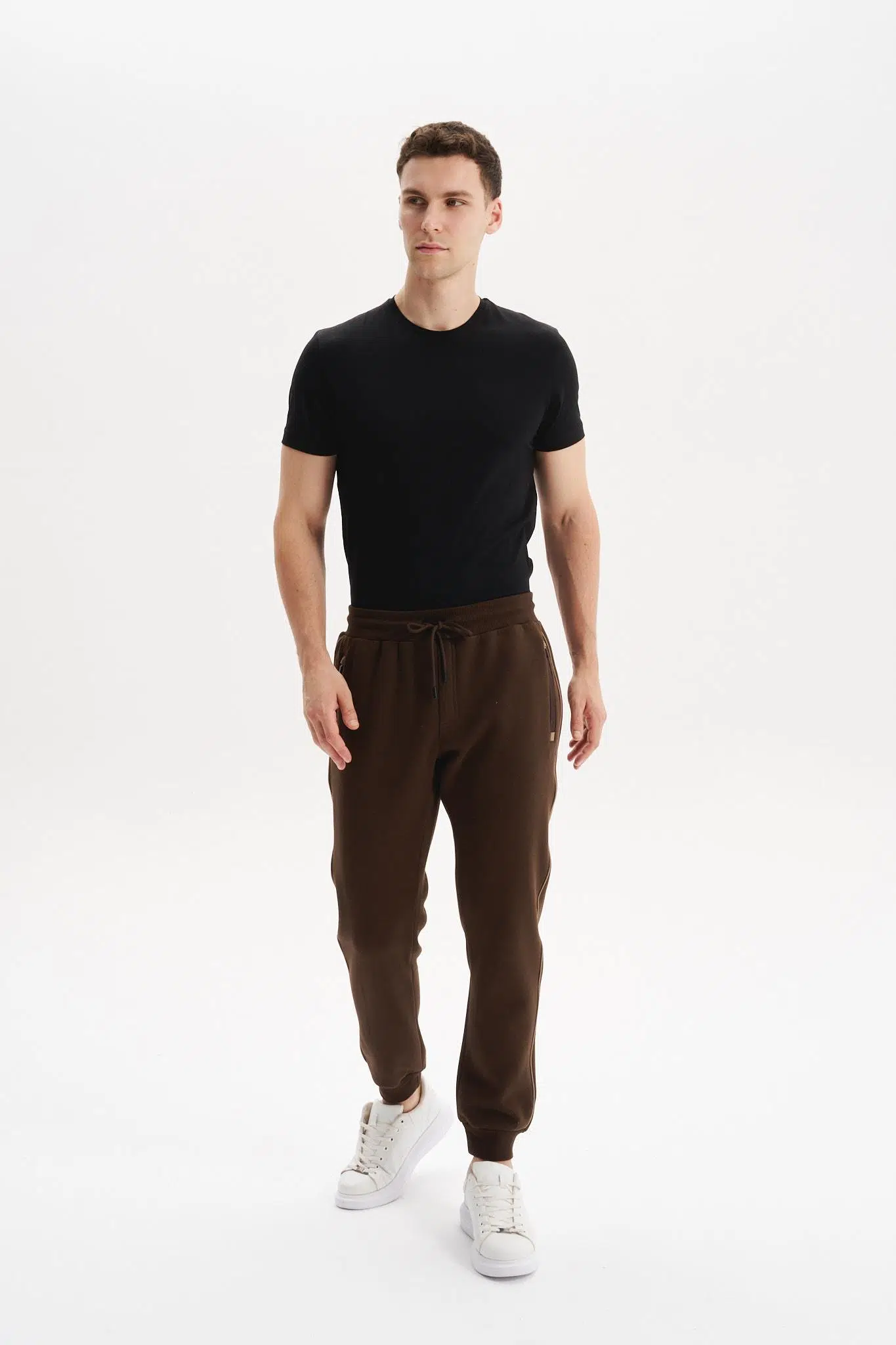 Ar-ma Erkek Eşofman Alti Baskisiz Basic Yandan Ve Arkadan Fermuar Cepli Lastikli Dar Paça Örme Kumaş Regular Fit %70 Pamuk %30 Polyester 30/1 Şardonlu Üç İplik K30174681602 - Kahverengi-K1