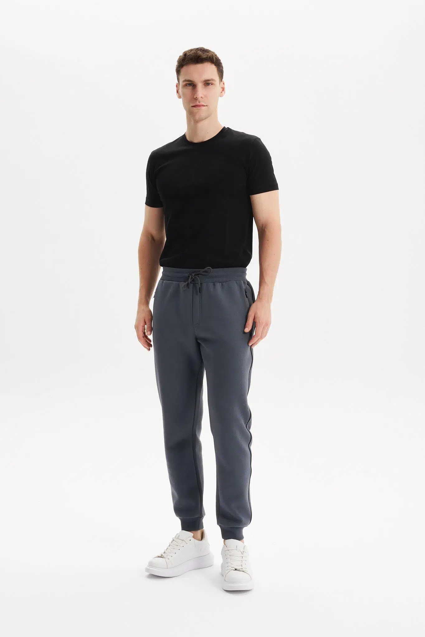 Ar-ma Erkek Eşofman Alti Baskisiz Basic Yandan Ve Arkadan Fermuar Cepli Lastikli Dar Paça Örme Kumaş Regular Fit %70 Pamuk %30 Polyester 30/1 Şardonlu Üç İplik K30174681602 - Gri-G3