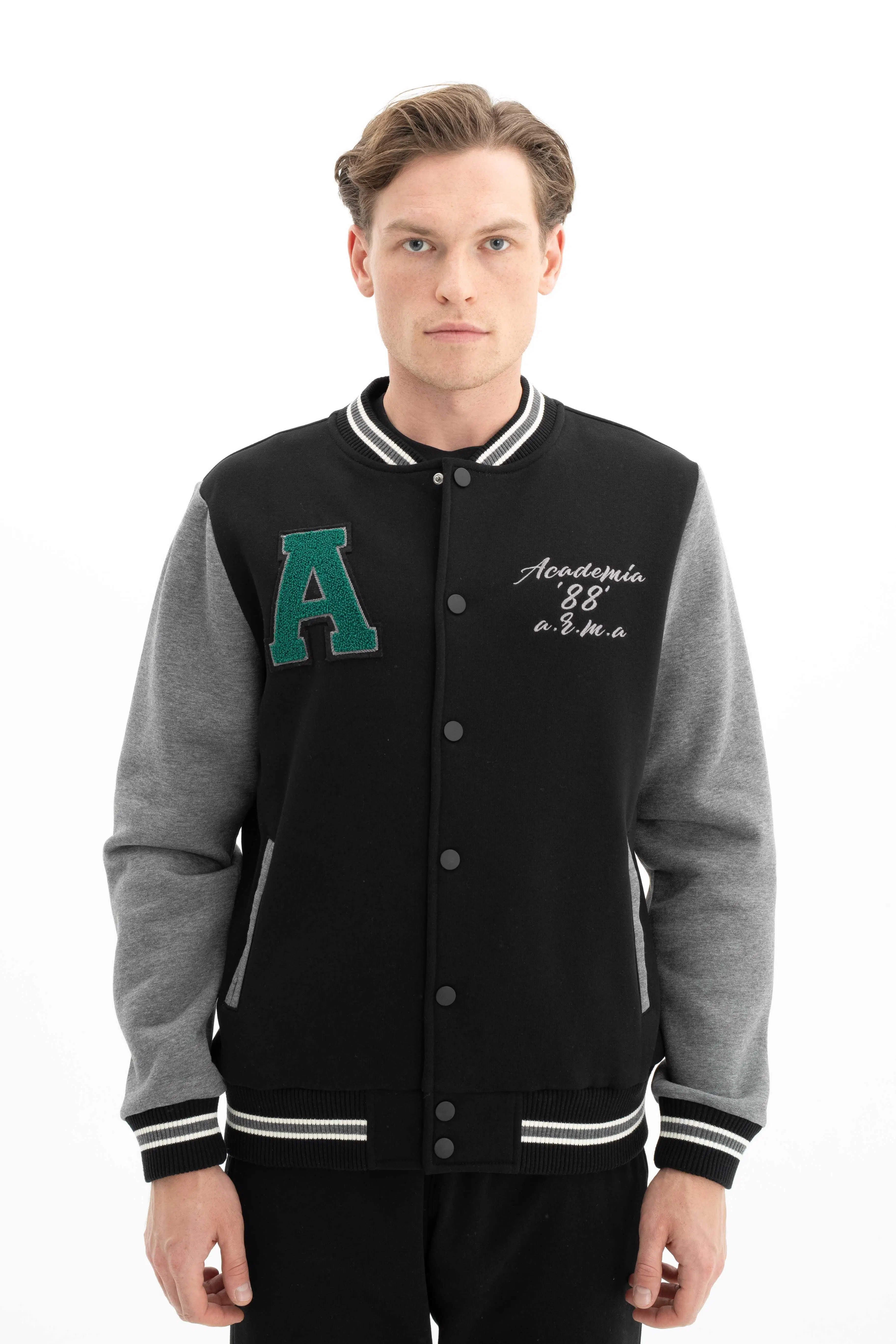 Ar-ma Erkek Mont Yazi Baskili Kolej Yaka Düğme Kapamali Yandan Cepli Örme Kumaş Regular Fit %70 Pamuk %30 Polyester 30/1 Şardonlu Üç İplik K26264650001 - Siyah-S1