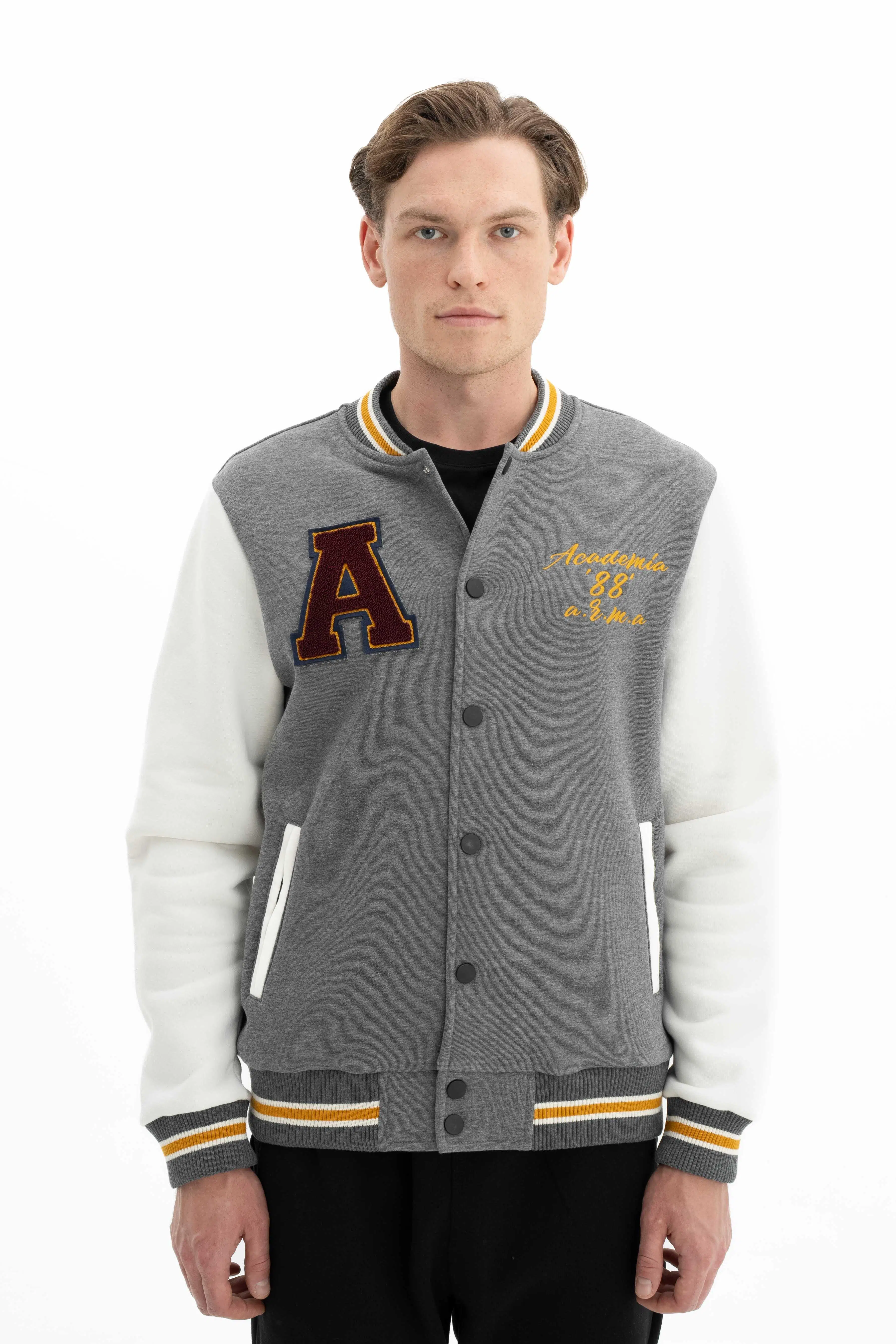 Ar-ma Erkek Mont Yazi Baskili Kolej Yaka Düğme Kapamali Yandan Cepli Örme Kumaş Regular Fit %70 Pamuk %30 Polyester 30/1 Şardonlu Üç İplik K26264650001 - Gri-G1