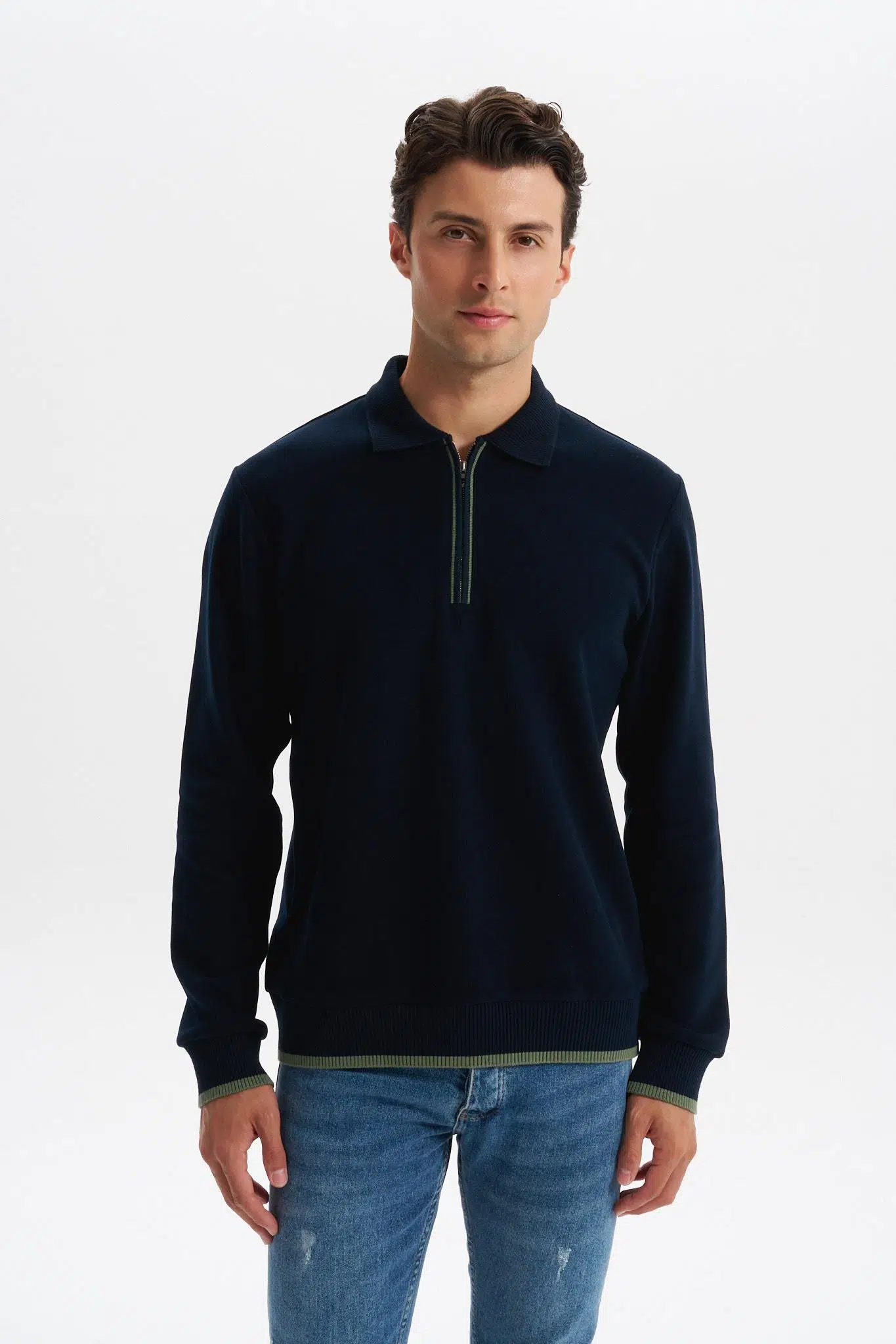 Ar-ma Erkek Polo Yaka Sweatshirt Baskisiz Basic Yaka Fermuarli Örme Kumaş Regular Fit %65 Pamuk %35 Polyester 30/2 Karbon Firçali Selanik K30554697902 - Lacivert-L1