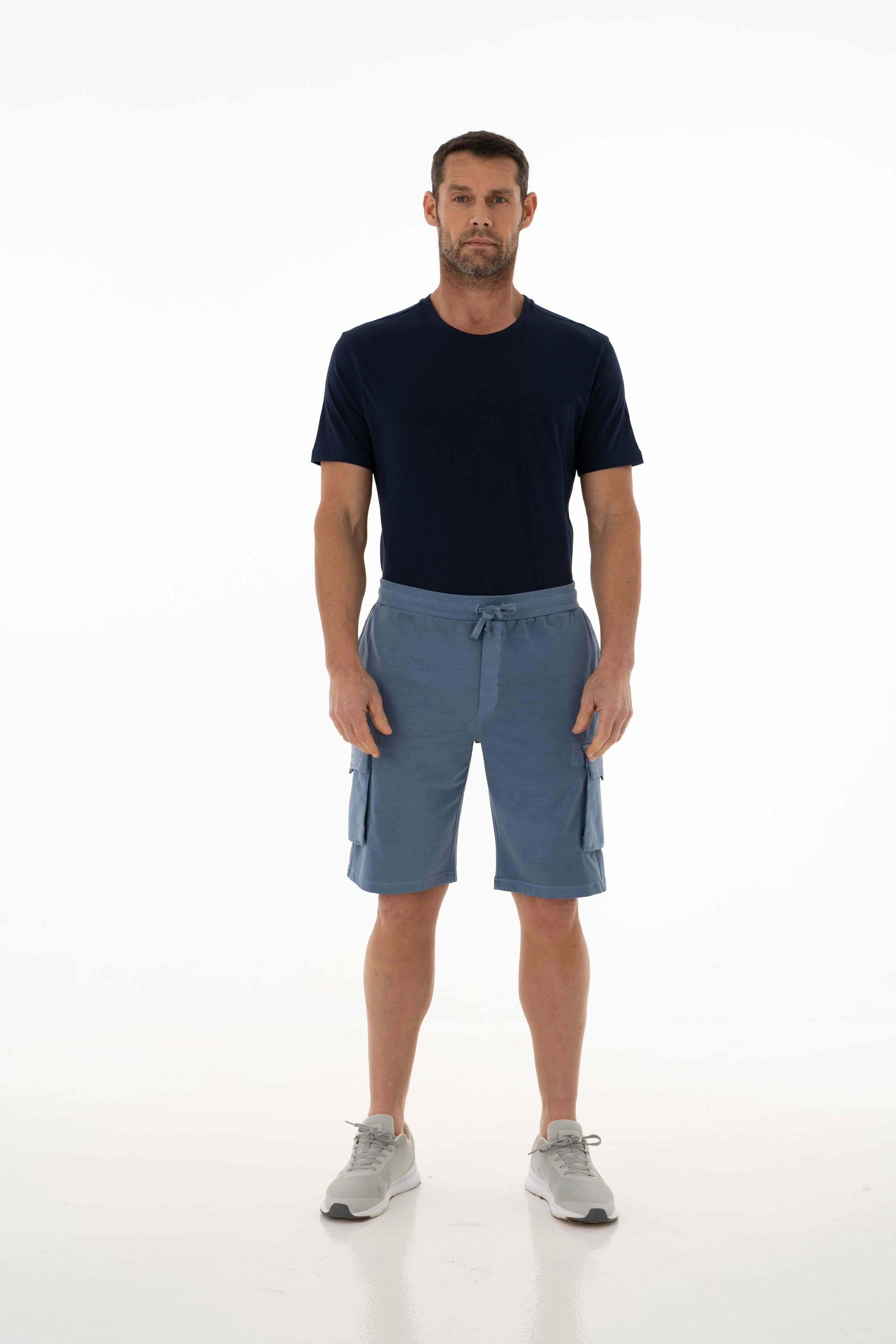 Ar-ma Erkek Şort Baskisiz Basic İp Kapatmali İki Yandan Kargo Cepli Arka Cepsiz Şort Örme Kumaş Regular Fit %95 Pamuk %5 Likra 30/2 Diagonal 2 İplik K21504278101 - İndigo-İ1