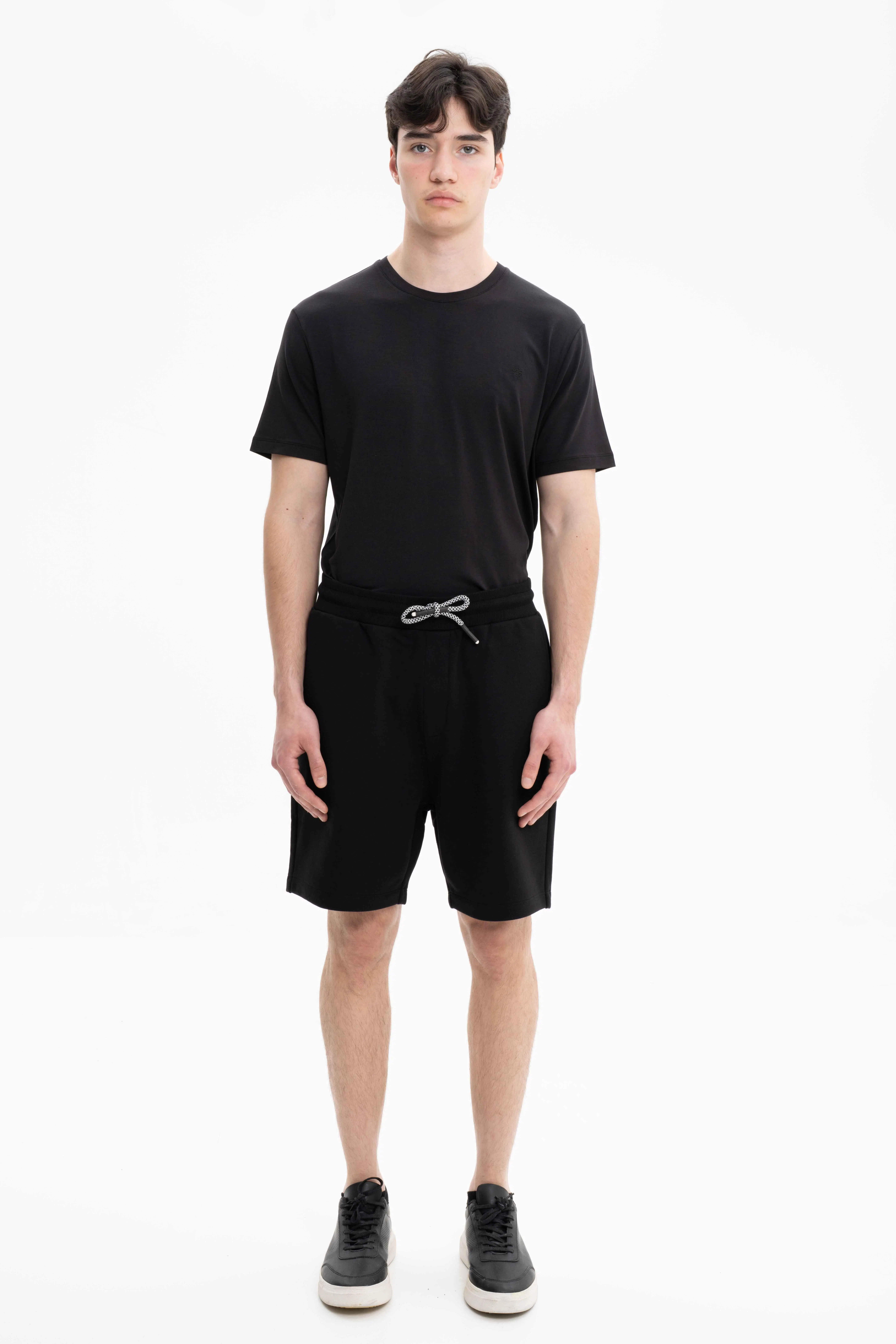 Ar-ma Erkek Şort Baskisiz Basic İp Kapatmali Ön Cepsiz Arka Tek Cepli Şort Örme Kumaş Regular Fit %75 Pamuk %25 Polyester 30/1 3 İplik Şardonsuz K26504278801 - Siyah-S1