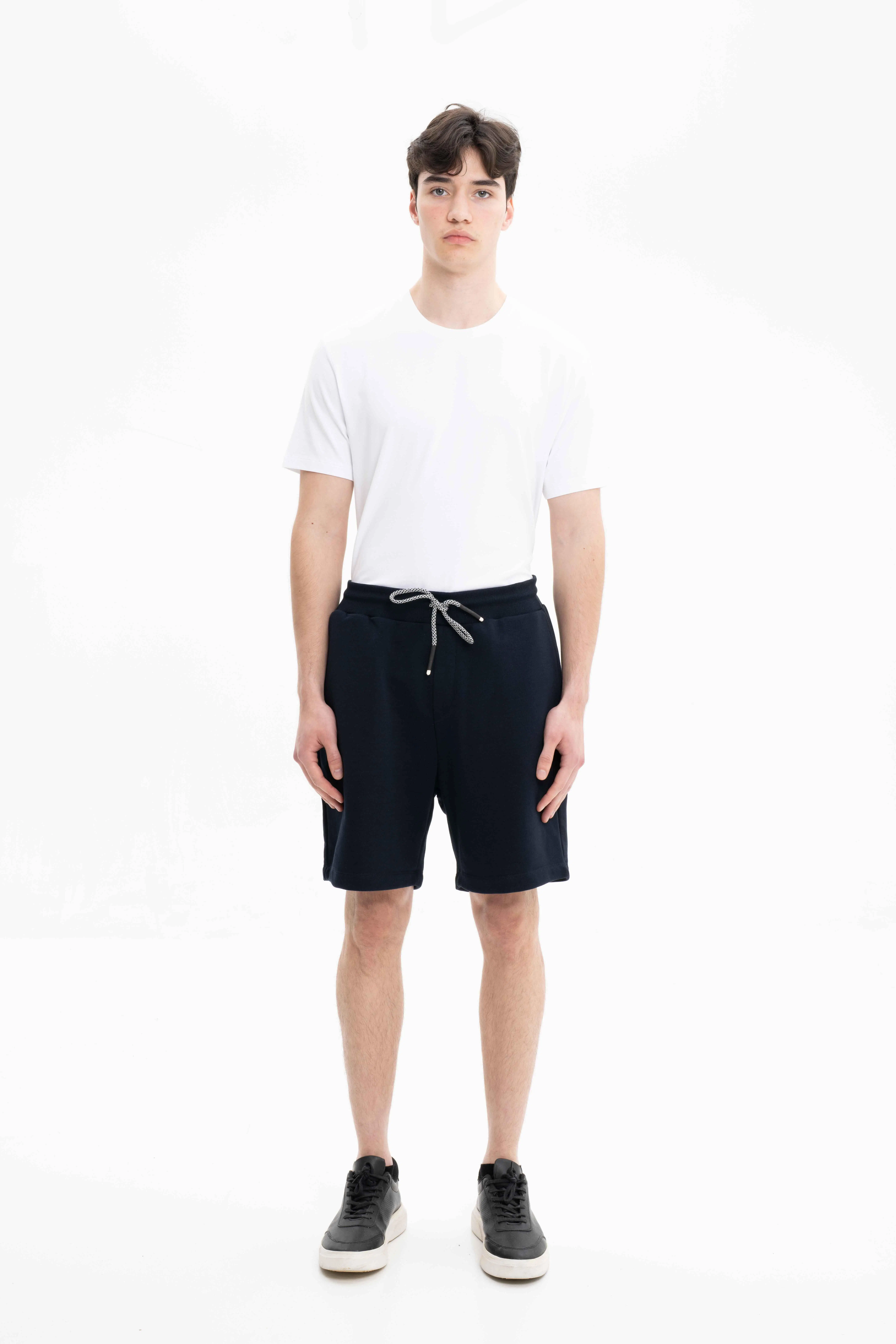 Ar-ma Erkek Şort Baskisiz Basic İp Kapatmali Ön Cepsiz Arka Tek Cepli Şort Örme Kumaş Regular Fit %75 Pamuk %25 Polyester 30/1 3 İplik Şardonsuz K26504278801 - Lacivert-L1