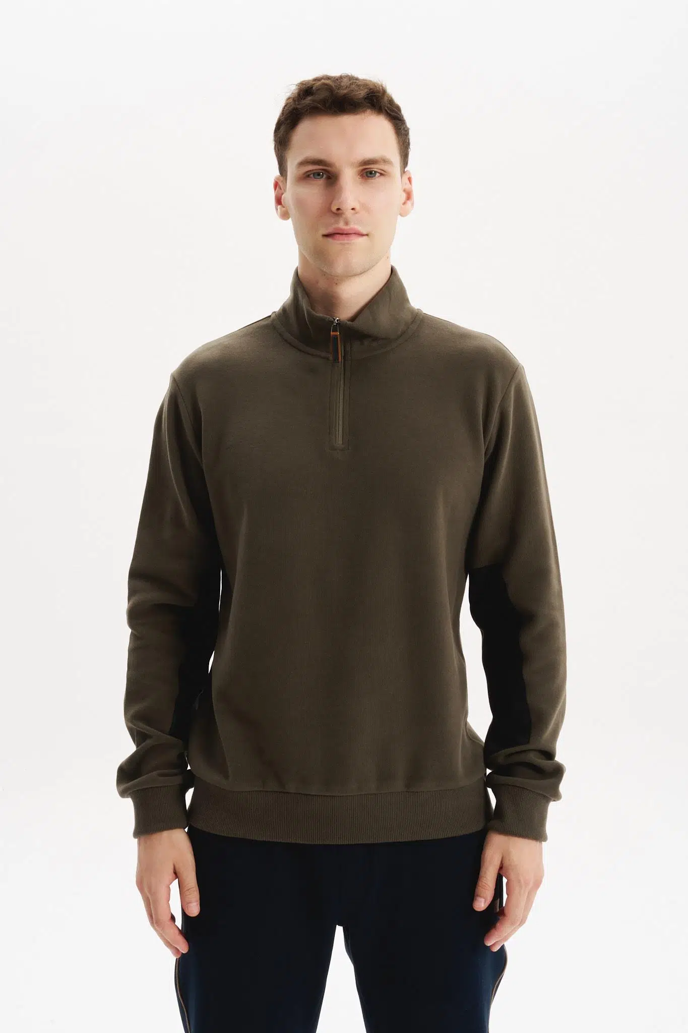 Ar-ma Erkek Yarim Fermuar Sweatshirt Basic Baskisiz Cepsiz Örme Kumaş Regular Fit %65 Pamuk %35 Polyester 30/2 Karbon Firçali Selanik K30404698002 - Haki-H1