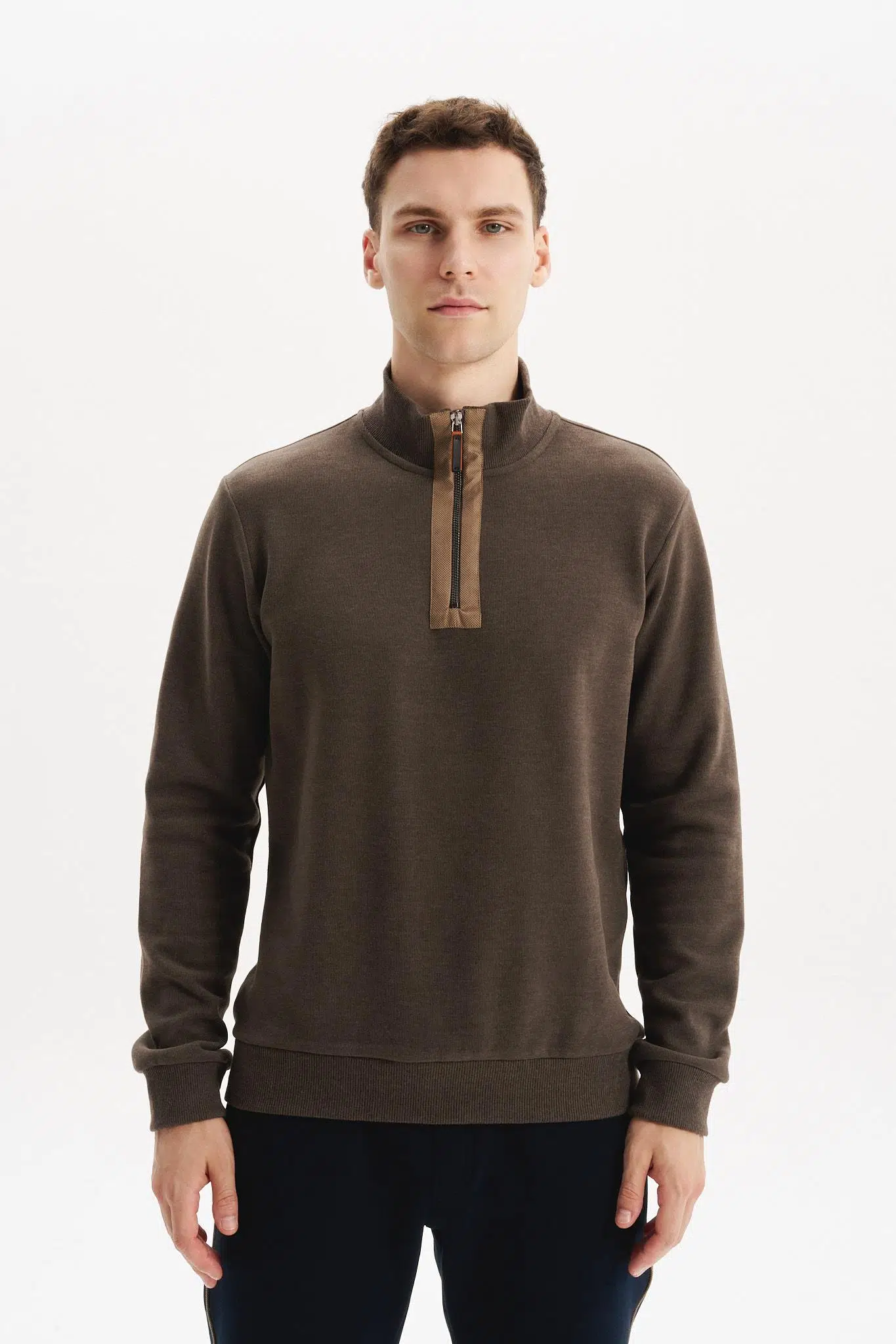 Ar-ma Erkek Yarim Fermuar Sweatshirt Basic Baskisiz Cepsiz Örme Kumaş Regular Fit %65 Pamuk %35 Polyester 30/2 Karbon Firçali Selanik K30554698102 - Kahverengi-K1