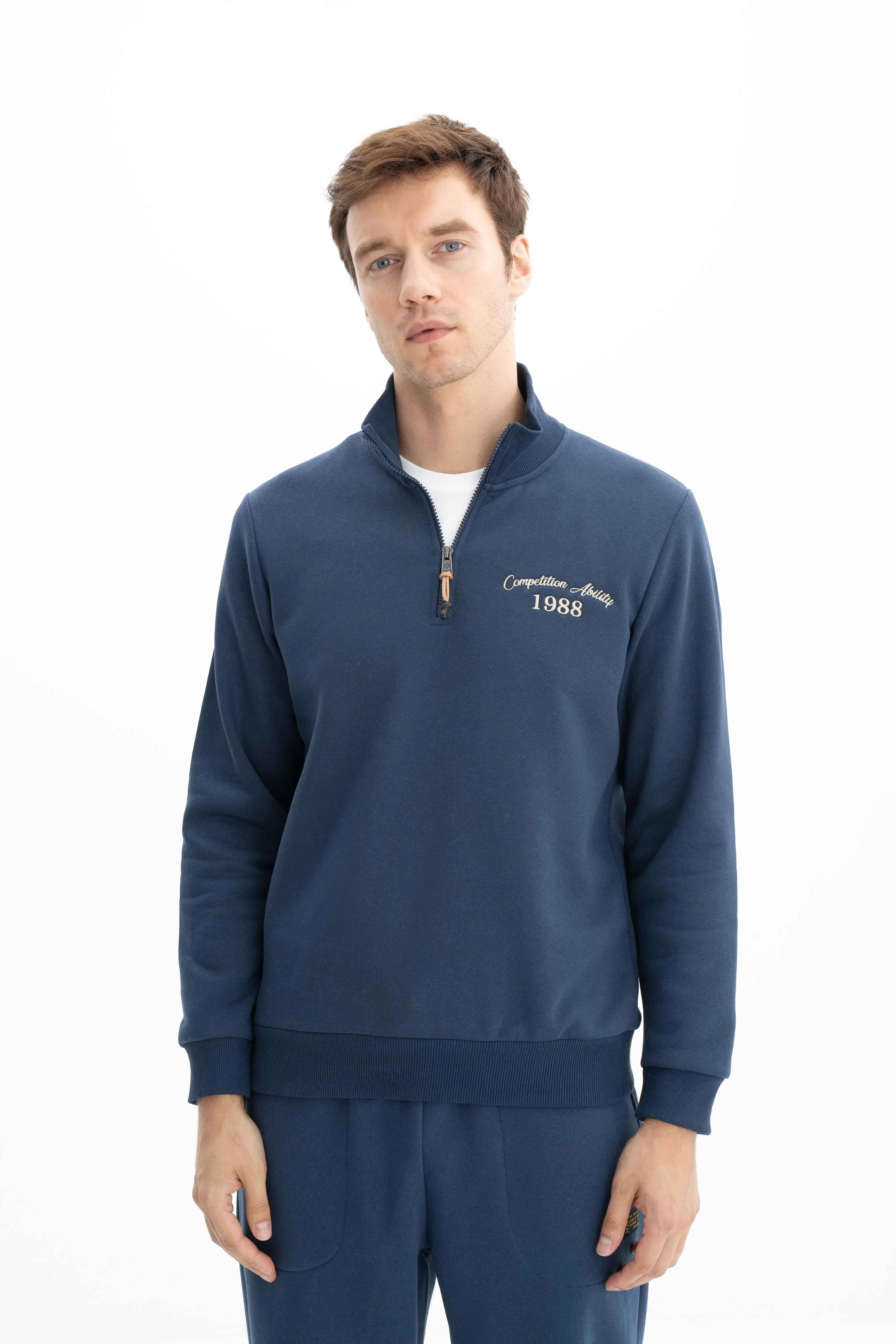 Ar-ma Erkek Yarim Fermuar Sweatshirt Yazi Baskili Cepsiz Örme Kumaş Büyük Beden %70 Pamuk %30 Polyester 30/1 Şardonlu Üç İplik K26544801201 - İndigo-İ1